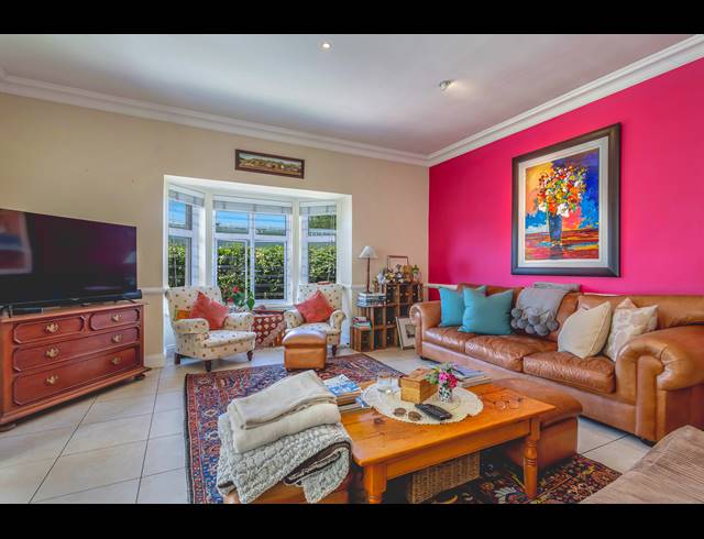 3 BEDROOM FREEHOLD RENTED IN CLAREMONT UPPER